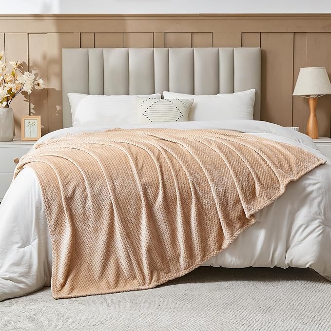 NEWCOSPLAY Super Soft Throw Blanket Brown Premium Silky Flannel Fleece Leaves Pattern Lightweight Bed Blanket All Season Use (Brown, Throw(50"x60"))
