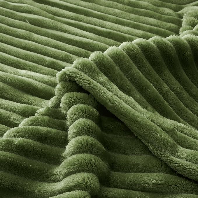 MIULEE Moss Green Throw Blanket 3D Ribbed Jacquard Fleece Flannel Velvet Plush Decorative Bed Blanket (Throw, 50" x 60") - Super Soft, Lightweight, Warm and Cozy for Couch Sofa