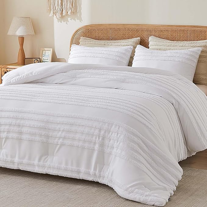 BEDELITE Boho King Size Comforter Set - White Tufted Striped Bed Set 3 Pieces, Soft Vintage Farmhouse Comforter for All Seasons, Boho Home Decor,Fluffy Jacquard Bedding with Pillow Sham