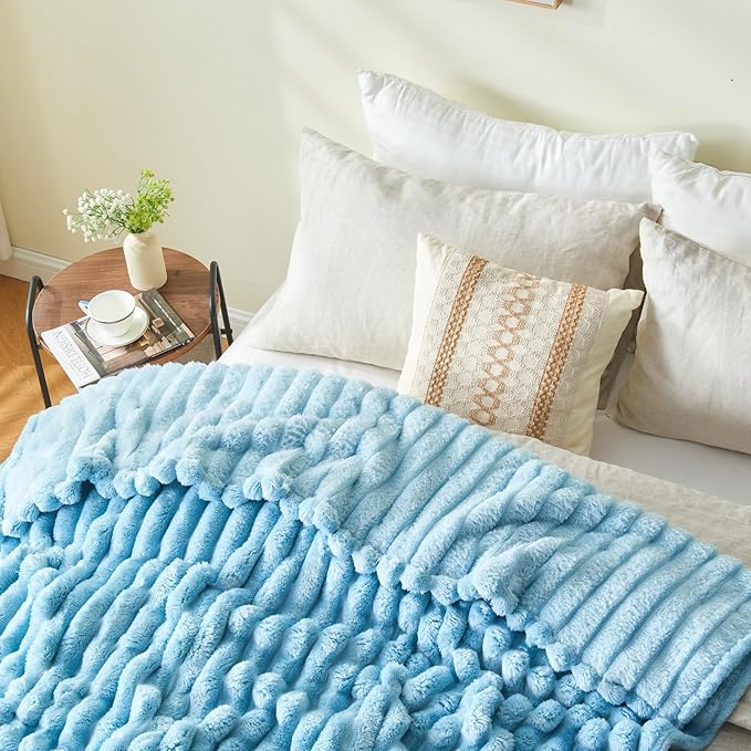 NEWCOSPLAY Super Soft Queen Blanket Blue Premium Silky Flannel Fleece 3D Ribbed Jacquard Lightweight Bed Blanket All Season Use (Blue Ribbed, Queen(90"x90"))