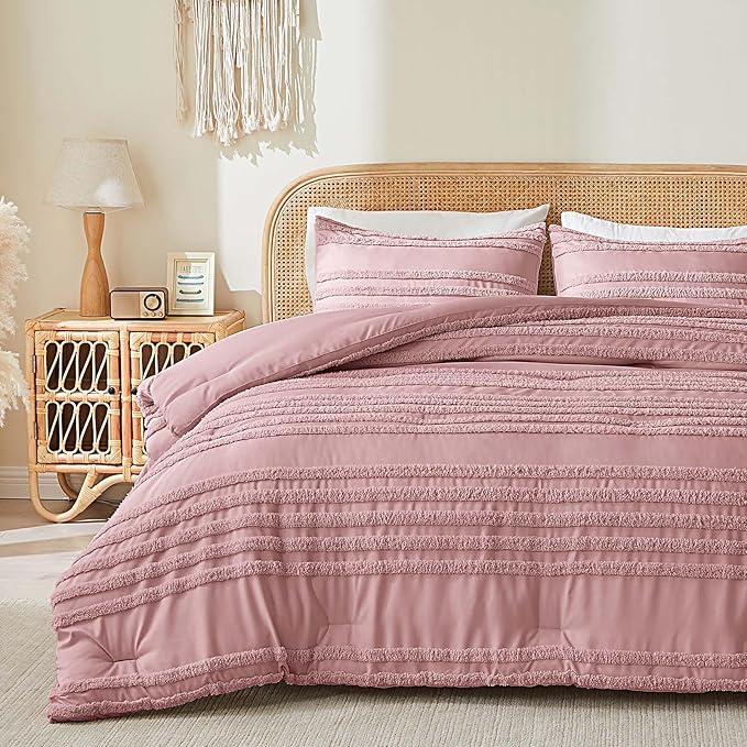 BEDELITE Boho Comforter Set Queen Size, Dusty Pink Tufted Striped Bed Set 3 Pieces, Soft Vintage Farmhouse Comforter for All Seasons, Boho Home Decor,Fluffy Jacquard Bedding with 2 Pillow Shams
