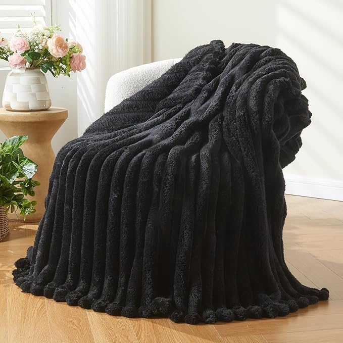 NEWCOSPLAY Super Soft Queen Blanket Black Premium Silky Flannel Fleece 3D Ribbed Jacquard Lightweight Bed Blanket All Season Use (Black Ribbed, Queen(90"x90"))