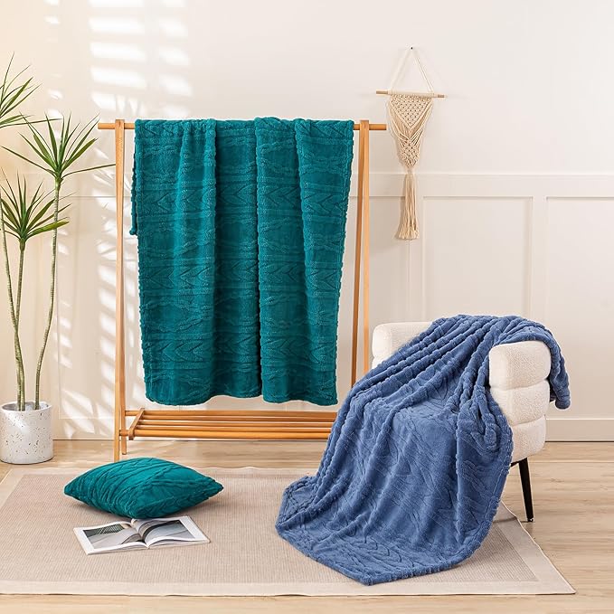 YUSOKI Sherpa Large Throw Blanket Single Layer,Light Weight(1.7lb),370GMS-3D Stylish Design for Gift Home Decor (Teal,50"x65")