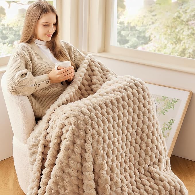 NEWCOSPLAY Super Soft Queen Blanket Brown Premium Silky Flannel Fleece 3D Clouds Stylish Jacquard Lightweight Bed Blanket All Season Use 350GSM (Brown, Queen(90"x90"))