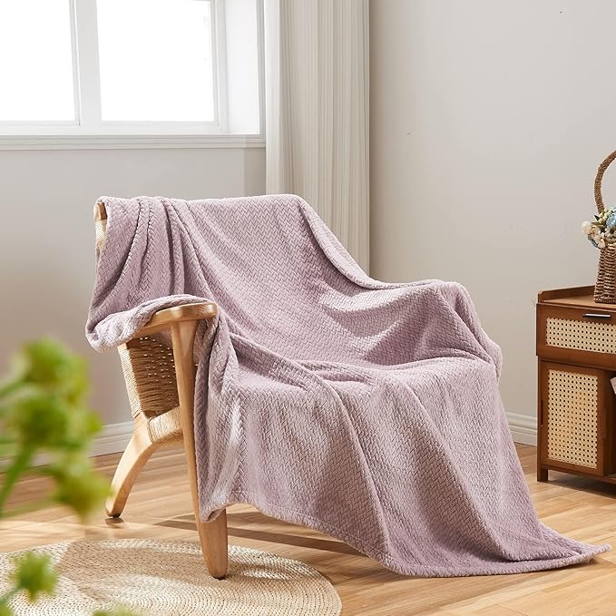 NEWCOSPLAY Super Soft Throw Blanket Premium Silky Flannel Fleece Leaves Pattern Lightweight Blanket All Season Use (Light Purple, Throw(40"x50"))