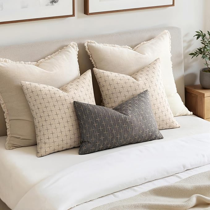 MIULEE Pack of 2 Decorative Burlap Linen Christmas Throw Pillow Covers Modern Farmhouse Pillowcases Rustic Woven Textured Cushion Cover for Sofa Couch Bed 22x22 Inch Beige