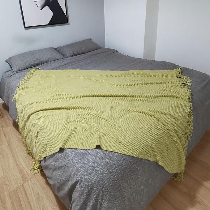 LOMAO Knitted Throw Blanket with Tassels Bubble Soft Lightweight Blanket Textured Lightweight Throws for Couch Cover Home Decor (Lemon Yellow, 50x60)