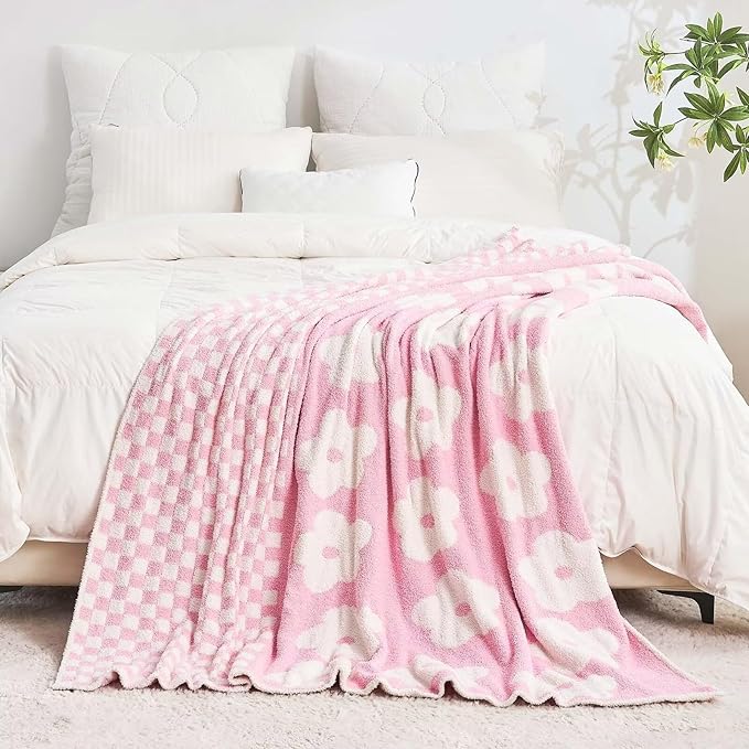 Checkered Throw Blanket, Pink Super Soft Knit Breathable Throw Blanket, Cozy Fluffy Reversible Checkerboard Flower Fuzzy Blanket for Couch Sofa Bed Living Room Decor 60 x 80 Inch