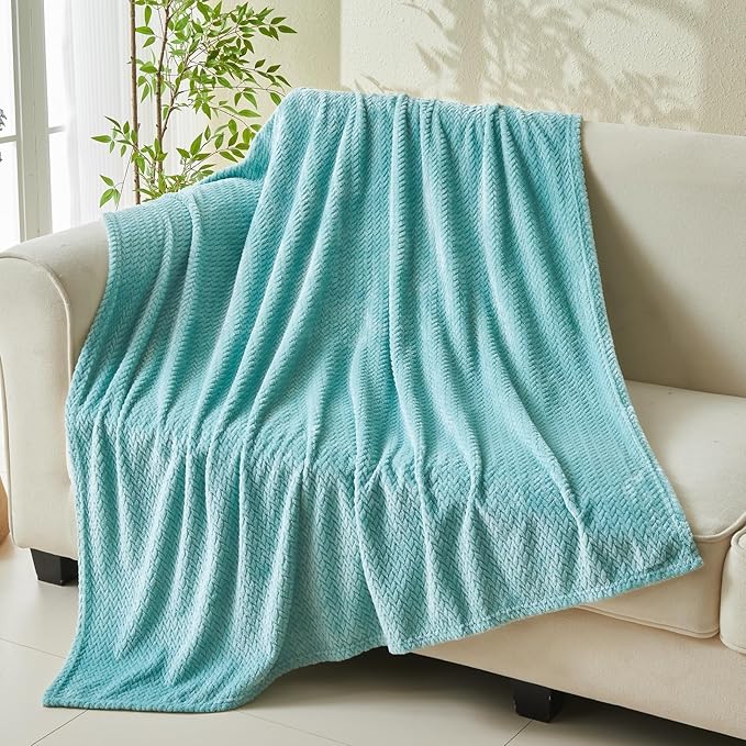NEWCOSPLAY Super Soft Throw Blanket Mint Green Premium Silky Flannel Fleece Leaves Pattern Lightweight Bed Blanket All Season Use (Mint Green, Throw(40"x50"))