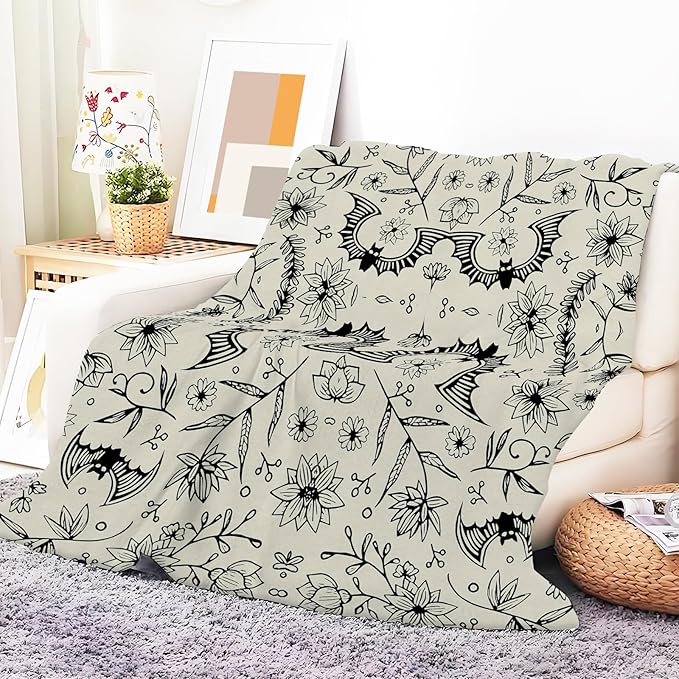 Throw Blanket for Couch, 300GSM Warm Soft Cozy Flannel Blanket, Cute Blanket for All Seasons Bedroom Home Decor Gifts, Grey Halloween Bats 50x60 Inches