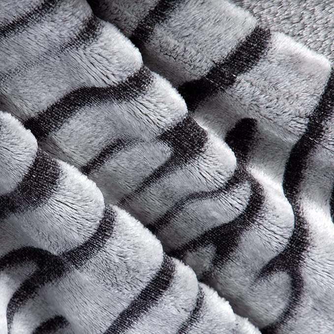 MACEVIA Fleece Throw Blanket for Couch Fuzzy Giraffe Decor 3D Zebra Print Blanket Lightweight Cozy Comfy Super Soft Black and White Blanket for Bed,Sofa 260GSM (Black Zebra,50x60inches)