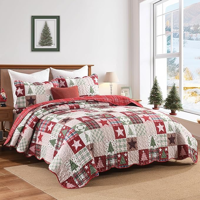HORIMOTE HOME Christmas Quilt Set Queen Size, 3-Piece Holiday Quilt Bedding Set Soft Microfiber Bedspread with 2 Pillow Shams - Red Xmars Tree Stars Pattern for Winter Bedroom Decoration