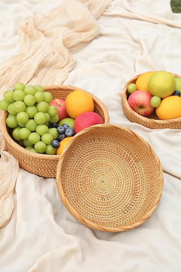 HITOMEN Handmade Rattan Bread Baskets Round Wicker Fruit Serving Storage Bowls, Natural Woven Decorative Kitchen Counter Organizing (Honey Brown) Set of 3