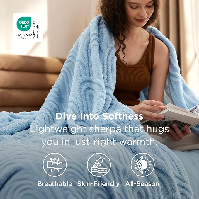 Bedsure GentleSoft Fleece King Size Blanket for Bed - Super Soft & Cozy, Fluffy Blankets for Women & Girls, Ideal for Sofa & Couch, Blue, 108x90 Inches