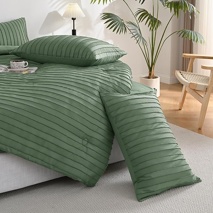 JELLYMONI Pillowcases Queen Size Green 2 Pack Boho Striped Bed Pillow Covers 20x30in Polyester Envelope Pillow Shams Tufted Bohemian Textured (Pillows are not Included)