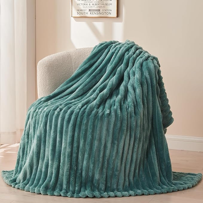NEWCOSPLAY Super Soft King Blanket Light Teal Premium Silky Flannel Fleece 3D Ribbed Jacquard Lightweight Bed Blanket All Season Use (Light Teal Ribbed, King(90"x110"))