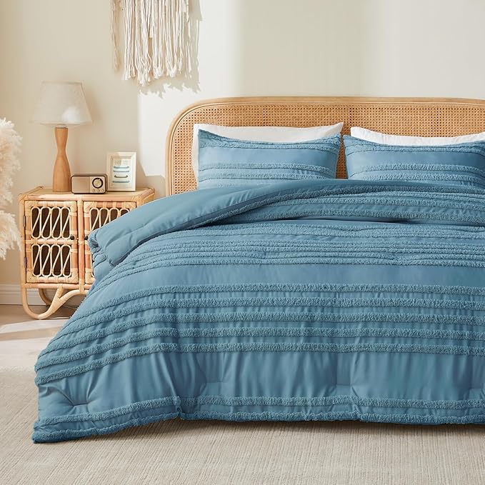 BEDELITE Boho King Size Comforter Set - Dusty Blue Tufted Striped Bed Set 3 Pieces, Soft Vintage Farmhouse Comforter for All Seasons, Boho Home Decor,Fluffy Jacquard Bedding with Pillow Sham
