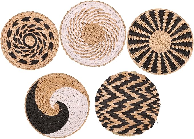 HJJWNDDNG 5 Pack Boho Wall Basket Decor Set, Hanging Woven Seagrass Rattan Wicker Boho Wall Decor, Round Farmhouse Wall Hanging Baskets Rustic Flat Wall Art for Living Room Bedroom Kitchen