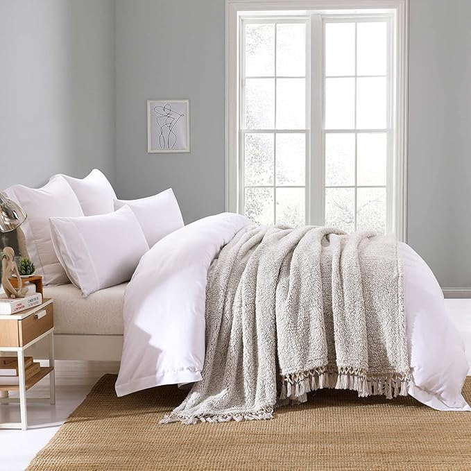 Ultra Soft Fleece Sherpa Blanket King Size,Lightweight Cozy Boho Bed Blanket with Decorative Tassel, Pattern Reversible, 2 Tones Ombre Light Brown,104”x90”