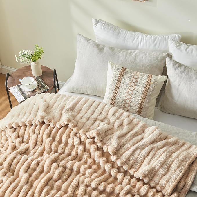 NEWCOSPLAY Super Soft Queen Blanket Brown Premium Silky Flannel Fleece 3D Ribbed Jacquard Lightweight Bed Blanket All Season Use (Brown Ribbed, Queen(90"x90"))