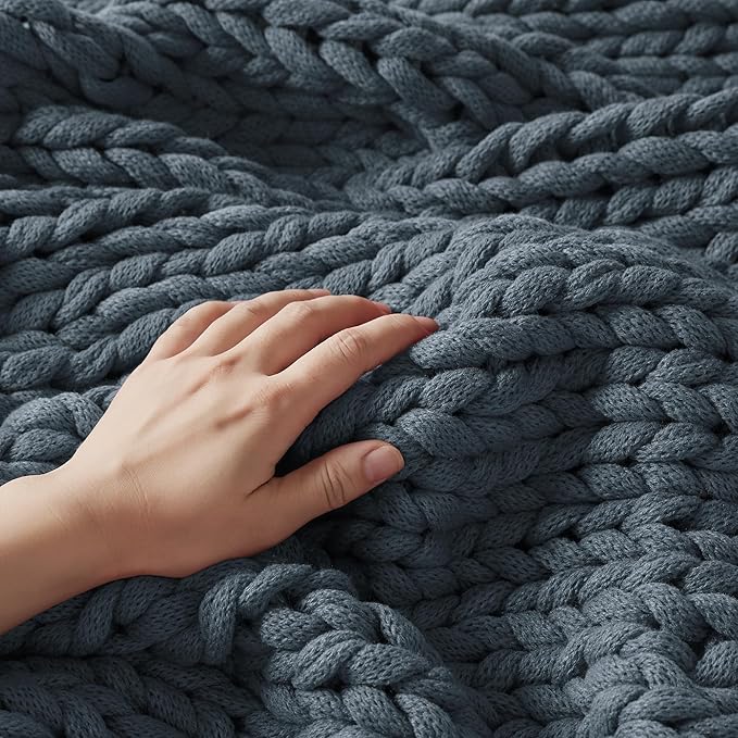 Madison Park Casual Acrylic Chunky Twice Knit Throw in Indigo Finish MP50-7316
