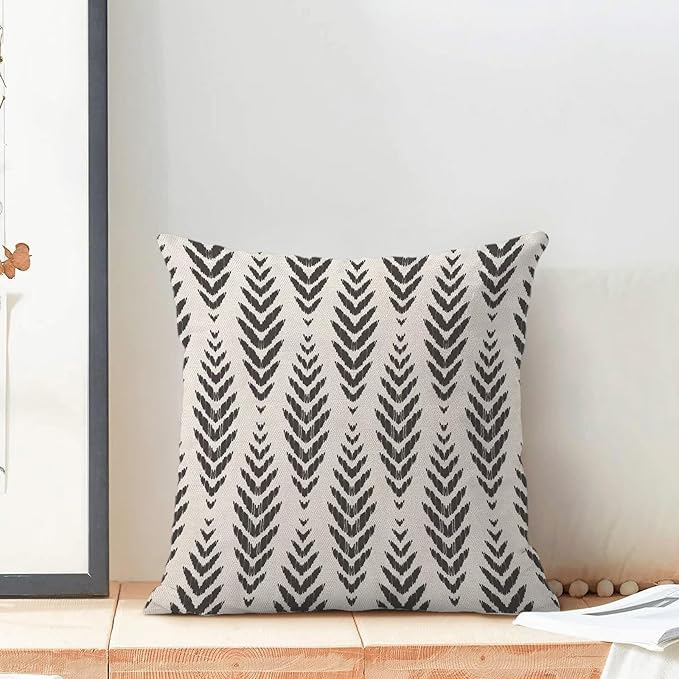 Boho Pillow Covers 18 x 18 Inch Pack of 2, Black and White Bohemian Ethnic Herringbone Pattern Decorative Throw Pillow Covers Vintage Linen Farmhouse Outdoor Pillowcase for Bedroom Home Sofa Decor