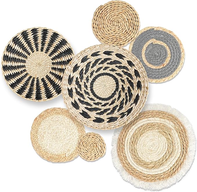 7PCS Boho Wall Baskets Set, Boho Wall Decor, Round Handmade Seagrass Rattan Wicker Wall Art Room Decor Hanging Wall Basket Decor for Farmhouse Living Room Bedroom Display Table Kitchen Home (Black)