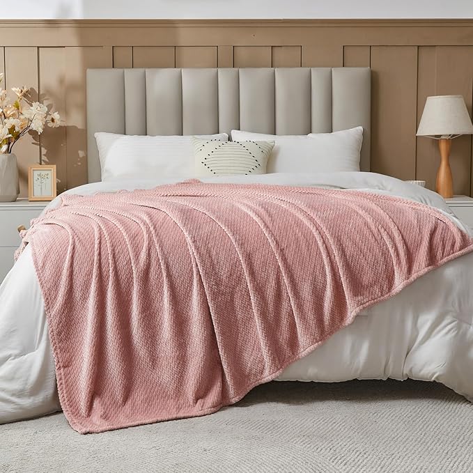 NEWCOSPLAY Super Soft King Blanket Dusty Pink Premium Silky Flannel Fleece Leaves Pattern Lightweight Bed Blanket All Season Use (Dusty Pink, King(90"x110"))