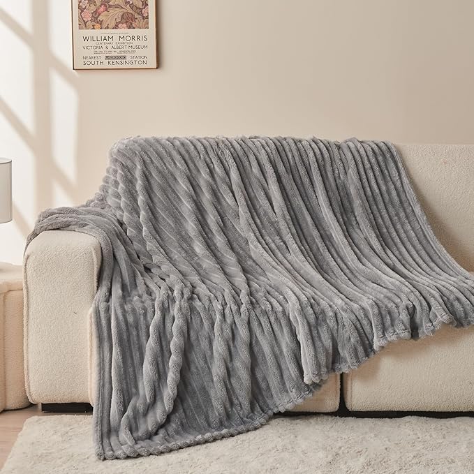 NEWCOSPLAY Super Soft Throw Blanket Light Grey Premium Silky Flannel Fleece 3D Ribbed Jacquard Lightweight Bed Blanket All Season Use (Light Grey Ribbed, Throw(50"x60"))