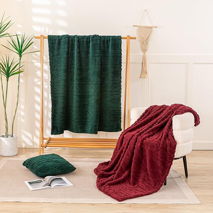 YUSOKI Sherpa Large Throw Blanket Single Layer,Light Weight(1.7lb),370GMS-3D Stylish Design for Gift Home Decor (Forest Green,50"x65")