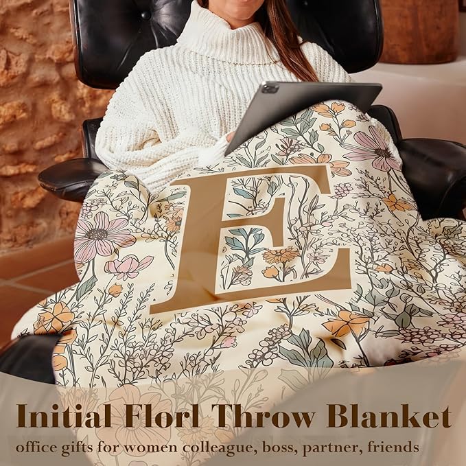 JXREQ Throw Blanket Initial Letter E Personalized Monogrammed Gifts for Women Teen Girls Frends, Boho Floral Throw Blankets for Bed Sofa Living Room Office, 50x60 Inch