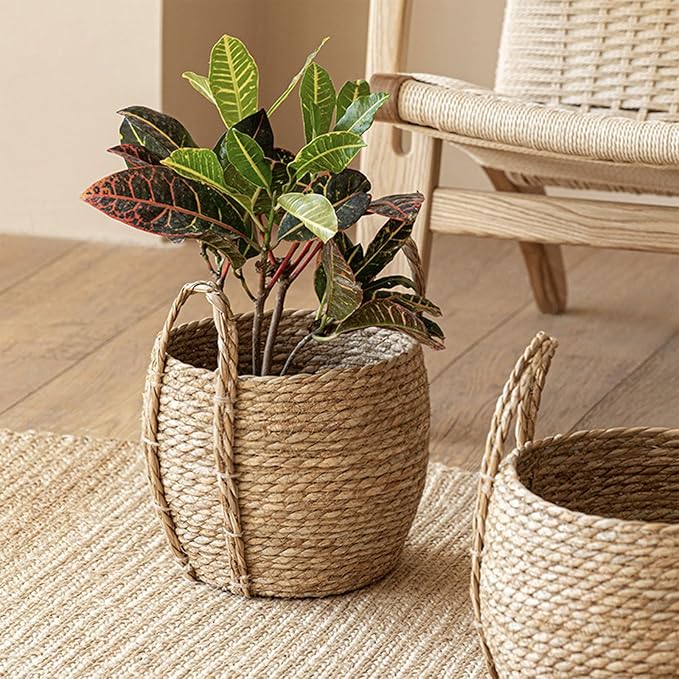 Plant Basket with Handle, Rattan Grass Woven Plant Baskets Indoor Decorative Planter for Indoor Flower Pots Cover Wicker Storage Basket for Home Living Room Balcony Garden Decoration