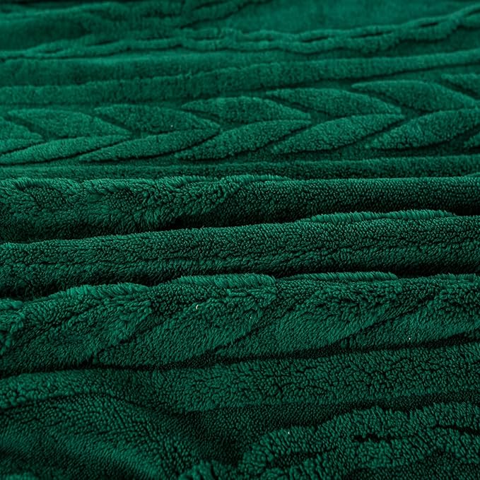 YUSOKI Twin XL Blanket Single Layer,Weight(3.1lb),370GMS-3D Stylish Design for Gift Home Decor (Forest Green,65"x90")