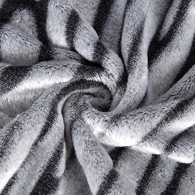 MACEVIA Fleece Throw Blanket for Couch Fuzzy Giraffe Decor 3D Zebra Print Blanket Lightweight Cozy Comfy Super Soft Black and White Blanket for Bed,Sofa 260GSM (Black Zebra,50x60inches)