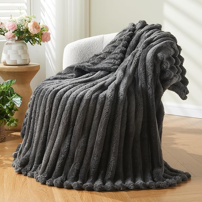 NEWCOSPLAY Super Soft King Blanket Grey Premium Silky Flannel Fleece 3D Ribbed Jacquard Lightweight Bed Blanket All Season Use (Grey Ribbed, King(90"x110"))