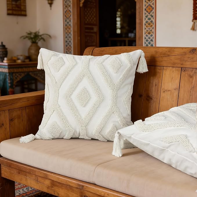 Boho Throw Pillow Covers 18x18 Inch with Tassels, White Tufted Square Bohemian Decorative Pillow Covers Set of 1, Farmhouse Woven Cushion Cases for Couch Sofa Bed Living Room Home Decor