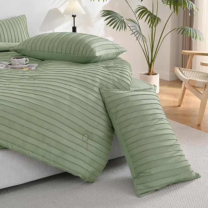 JELLYMONI Pillowcases Standard Size Light Green 2 Pack Boho Striped Bed Pillow Covers 20x26in Polyester Envelope Pillow Shams Tufted Bohemian Textured (Pillows are not Included)