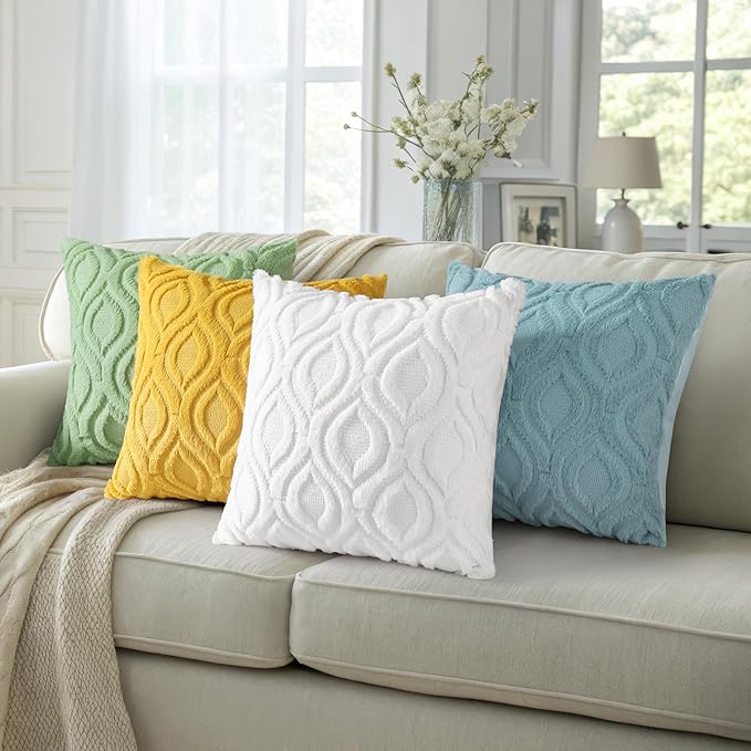 decorUhome Cozy Textured Throw Pillow Covers 20x20 Inch Set of 2, Soft Plush Faux Wool White Accent Couch Pillow Covers for Modern Farmhouse Sofa Bed Living Room