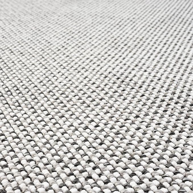 LUXE WEAVERS Solid Machine Woven White Dark Gray 4x6 Area Rug, Indoor Stain-Resistant Carpet