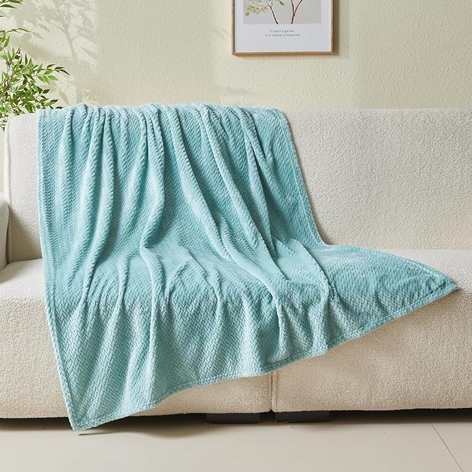 NEWCOSPLAY Super Soft Throw Blanket Mint Green Premium Silky Flannel Fleece Leaves Pattern Lightweight Bed Blanket All Season Use (Mint Green, Throw(40"x50"))