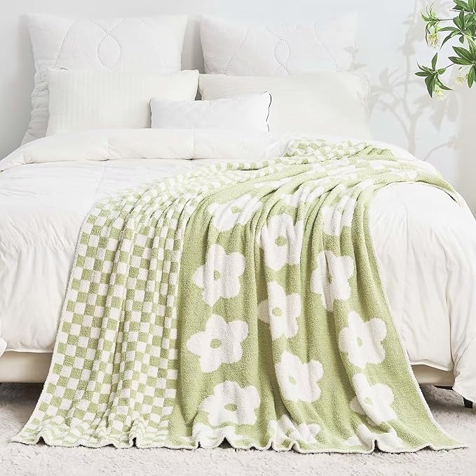 Checkered Throw Blanket, Sage Green Super Soft Knit Breathable Throw Blanket, Cozy Fluffy Reversible Checkerboard Flower Fuzzy Blanket for Couch Sofa Bed Living Room Decor 50 x 60 inch