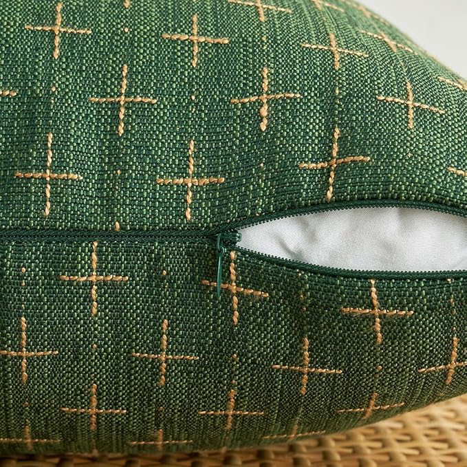 MIULEE Pack of 2 Christmas Decorative Burlap Linen Throw Pillow Covers Modern Farmhouse Pillowcase Rustic Woven Textured Cushion Cover for Sofa Couch Bed 18x18 Inch Christmas Green