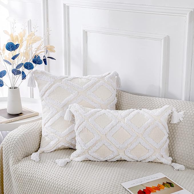 PANOD Super Soft Farmhouse Decorative Plush Throw Pillow Covers 22 x 22 White,Solid Diamond Pattern Tufted with Tassels Modern Accent Boho Square Cushion Cover Pillow Case for Couch Sofa