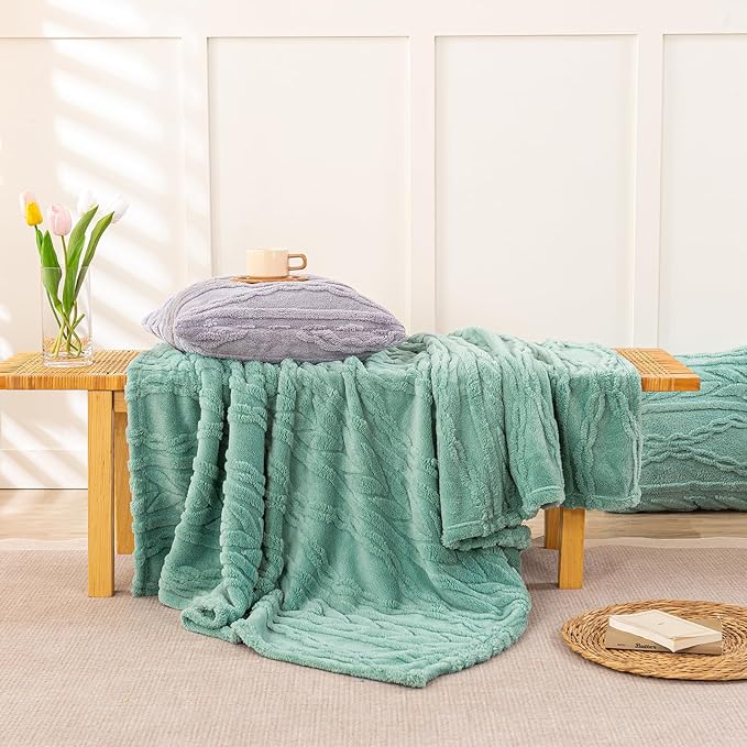 YUSOKI Sherpa Large Throw Blanket Single Layer,Light Weight(1.7lb),370GMS-3D Stylish Design for Gift Home Decor (Light Green,50"x65")