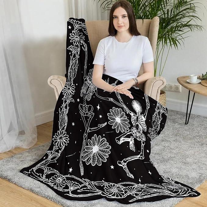 Skull Throw Blanket, Black and White Soft Cozy and Warm Couch Blankets Gift for Skull Lover, Decorative Blankets for Sofa Couch Bed, Black White 50×60 inches