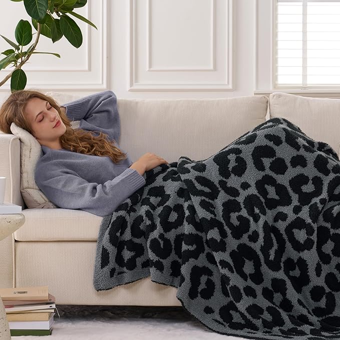 Joiedomi Throw Blanket for Couch Bed Sofa, Knitted Blankets Gifts for Women Mom Girls, Cozy Cute Soft Throw Home Room Decor Aesthetic for Women Mothers Birthday Gifts 50x60 Inches