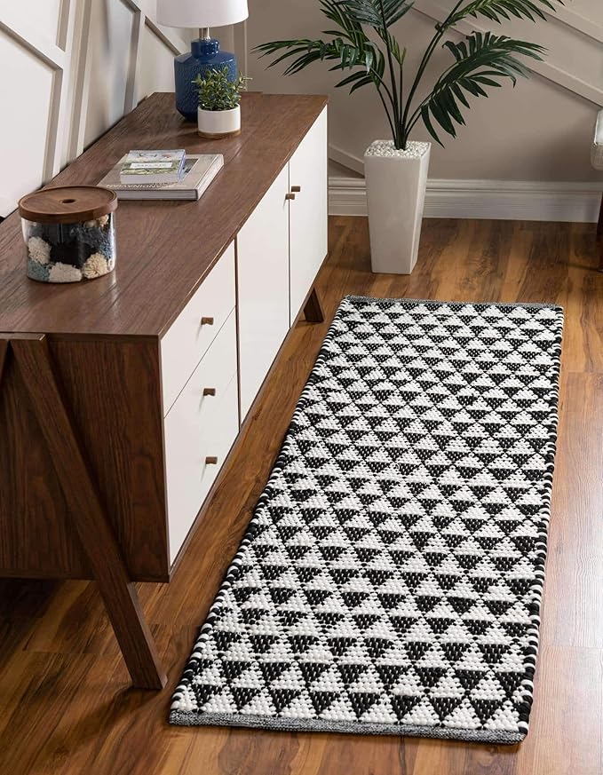 Unique Loom Chindi Jute Collection Area Rug (2' 2" x 6' 1" Runner, White Black)