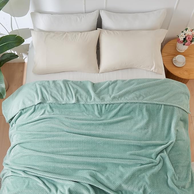 NEWCOSPLAY Super Soft Queen Blanket New Sage Green Premium Silky Flannel Fleece Leaves Pattern Lightweight Bed Blanket All Season Use (New Sage Green, Queen(90"x90"))
