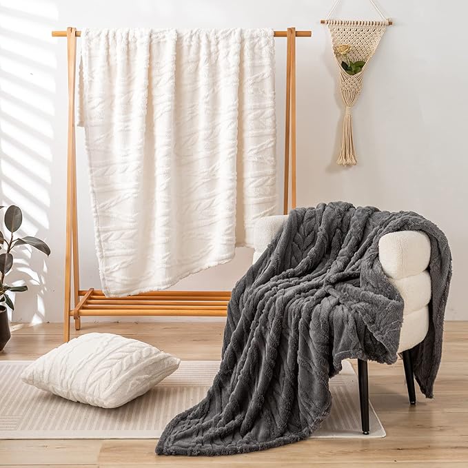 YUSOKI Sherpa Large Throw Blanket Single Layer,Light Weight(1.7lb),370GMS-3D Stylish Design for Gift Home Decor (Ivory,50"x65")