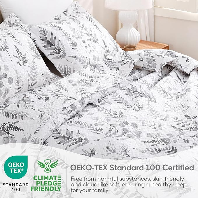 JSD Grey White Floral Quilt Set Twin Size, 2 Piece Printed Bedspreads Coverlet with Pillow Sham, Soft Microfiber Quilted Blanket